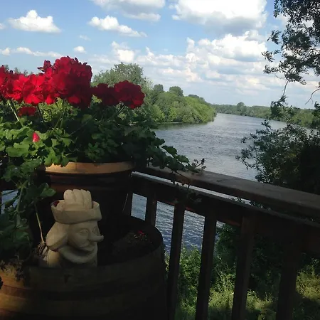 בית נופש Along The River ברגרק