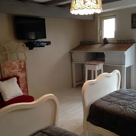 Along The River Tatil Evi