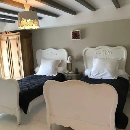 Along The River בית נופש *