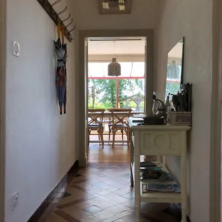 בית נופש Along The River