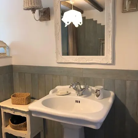 Along The River בית נופש *