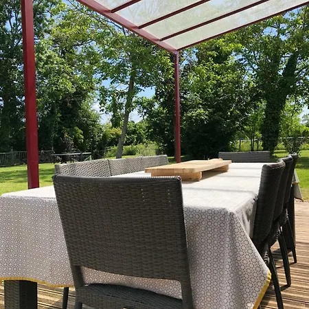 Along The River ברגרק