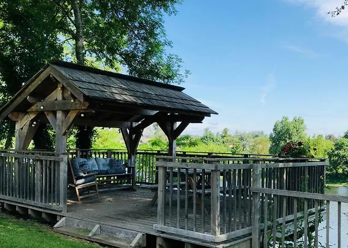 Holiday home Along The River